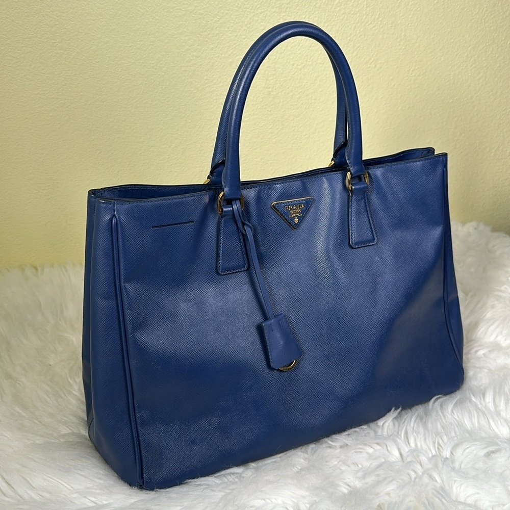 💯Authentic Prada Saffiano Lux Galleria Tote🍀 - Picture 14 of 17